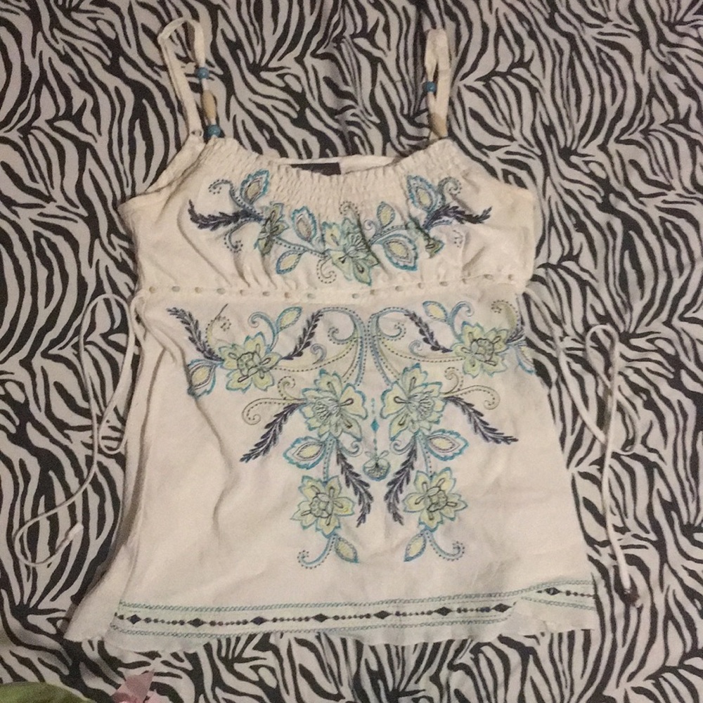 Women’s tie around top